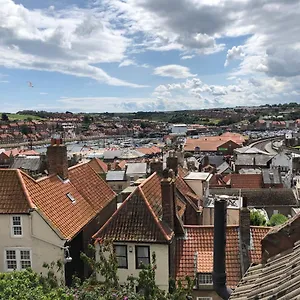 The Little Angel ***** Whitby